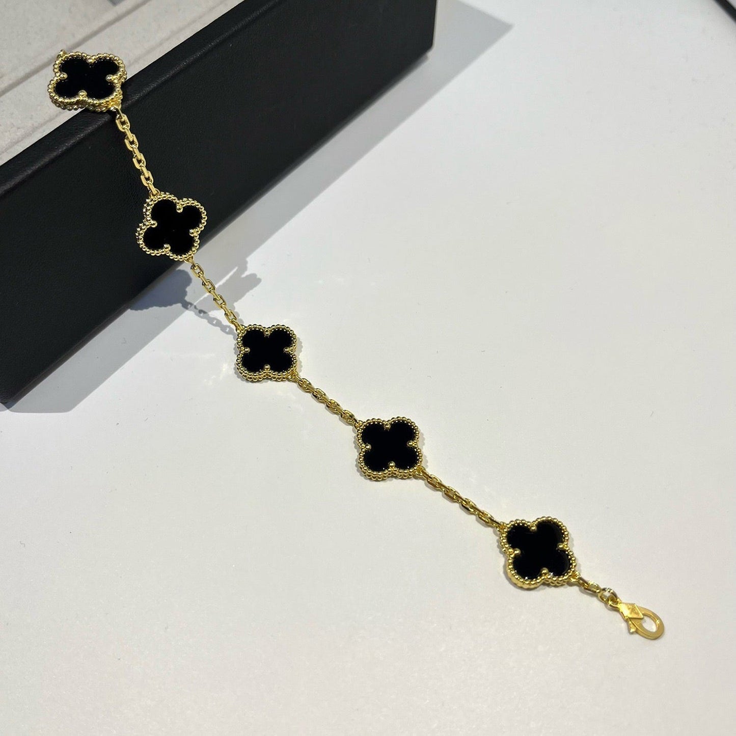 [Lira Jewelry] CLOVER 5 MOTIF ONYXS BRACELET COLLECTION