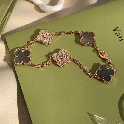 [Lira Jewelry] CLOVER 5 MOTIF GRAY MOP BRACELET COLLECTION