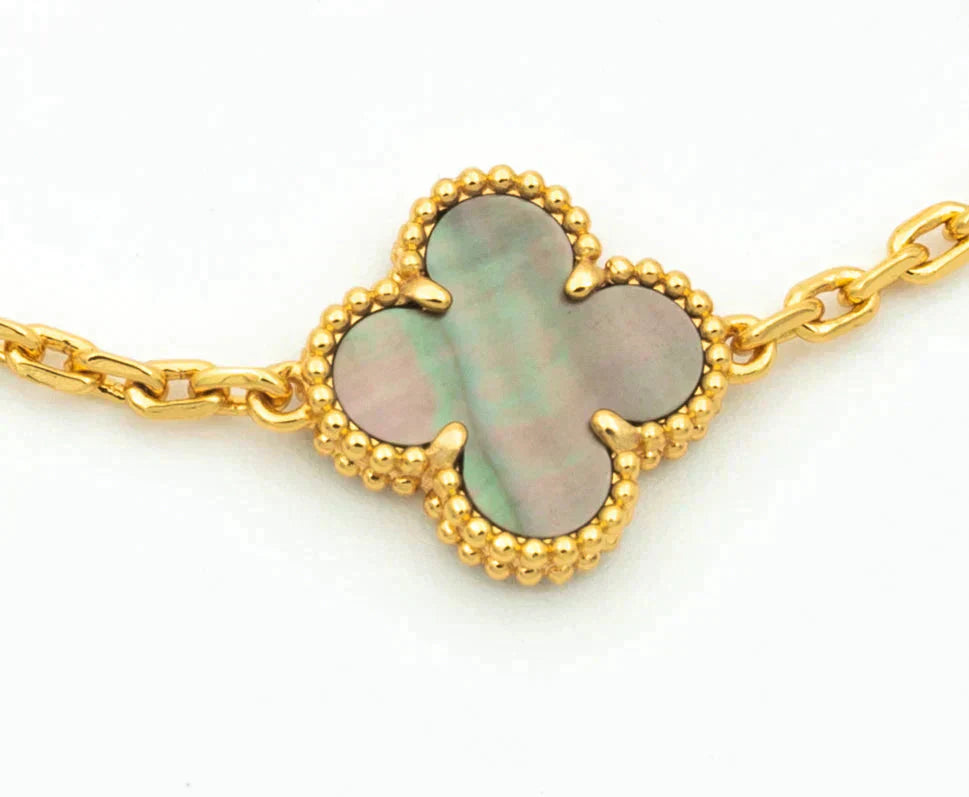 [Lira Jewelry] CLOVER 5 MOTIF GRAY MOP BRACELET COLLECTION