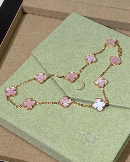[Lira Jewelry Jewellery] Pink Necklace with Ten Clover Designs