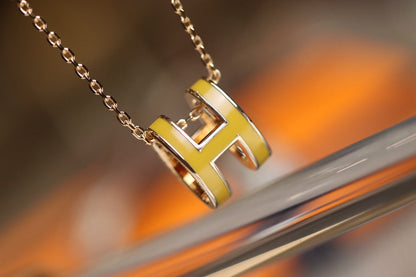 [Lira Jewelry]POP H PEDANT PINK GOLD