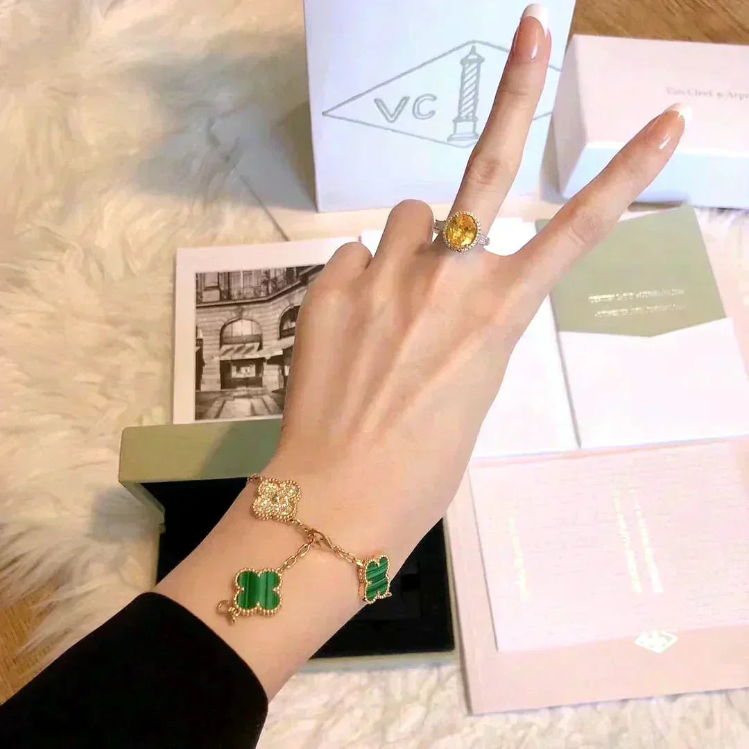 [Lira Jewelry] CLOVER 5 MOTIF MALACHITE BRACELET COLLECTION