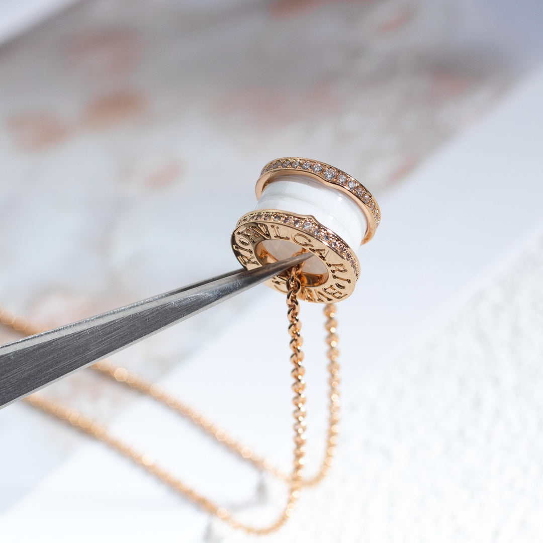 [Lira Jewelry]ZERO 1 WHITE CERAMIC PINK GOLD DIAMOND NECKLACE