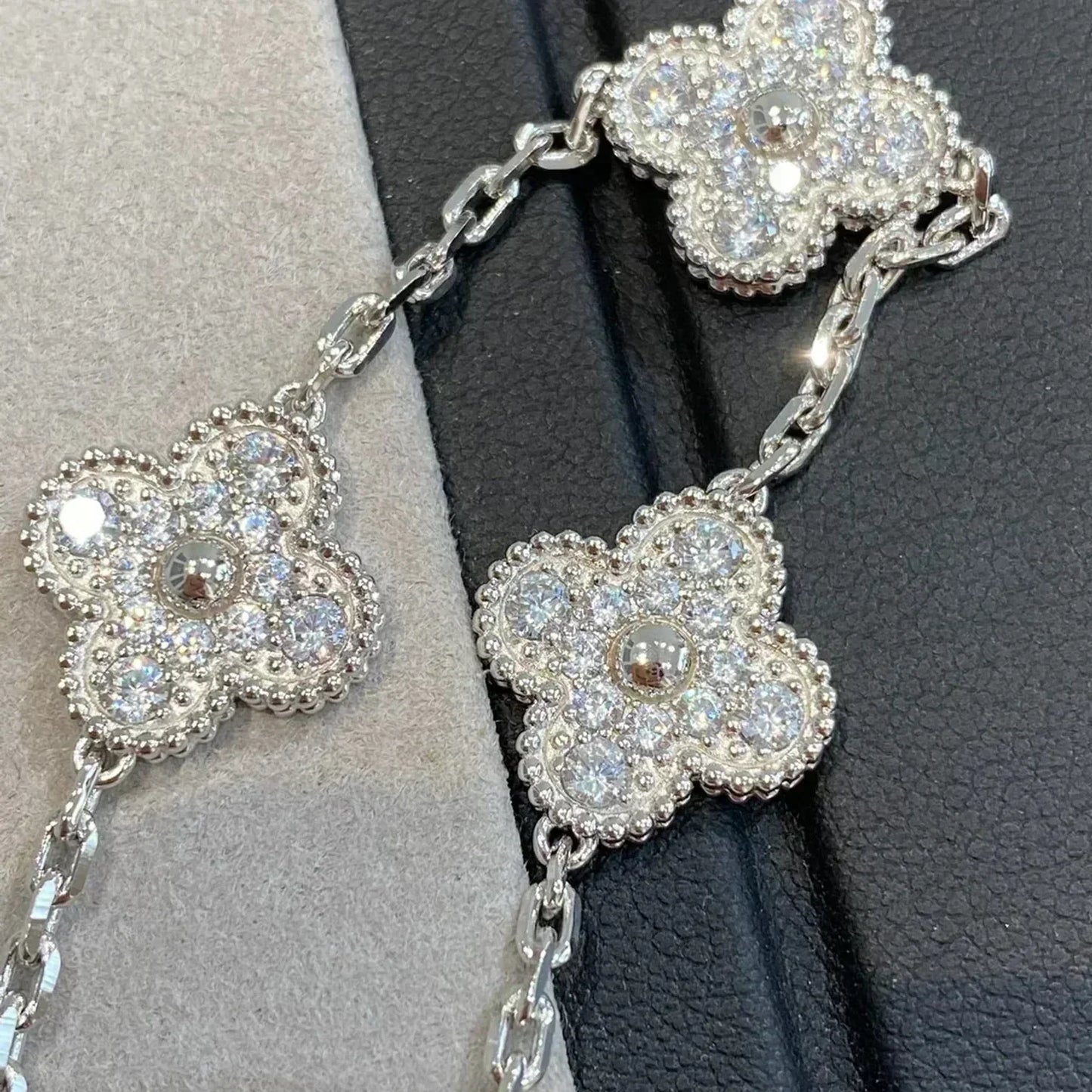 [StLira Jewelryar Jewelry] CLOVER 5 MOTIF FULL DIAMOND BRACELET COLLECTION
