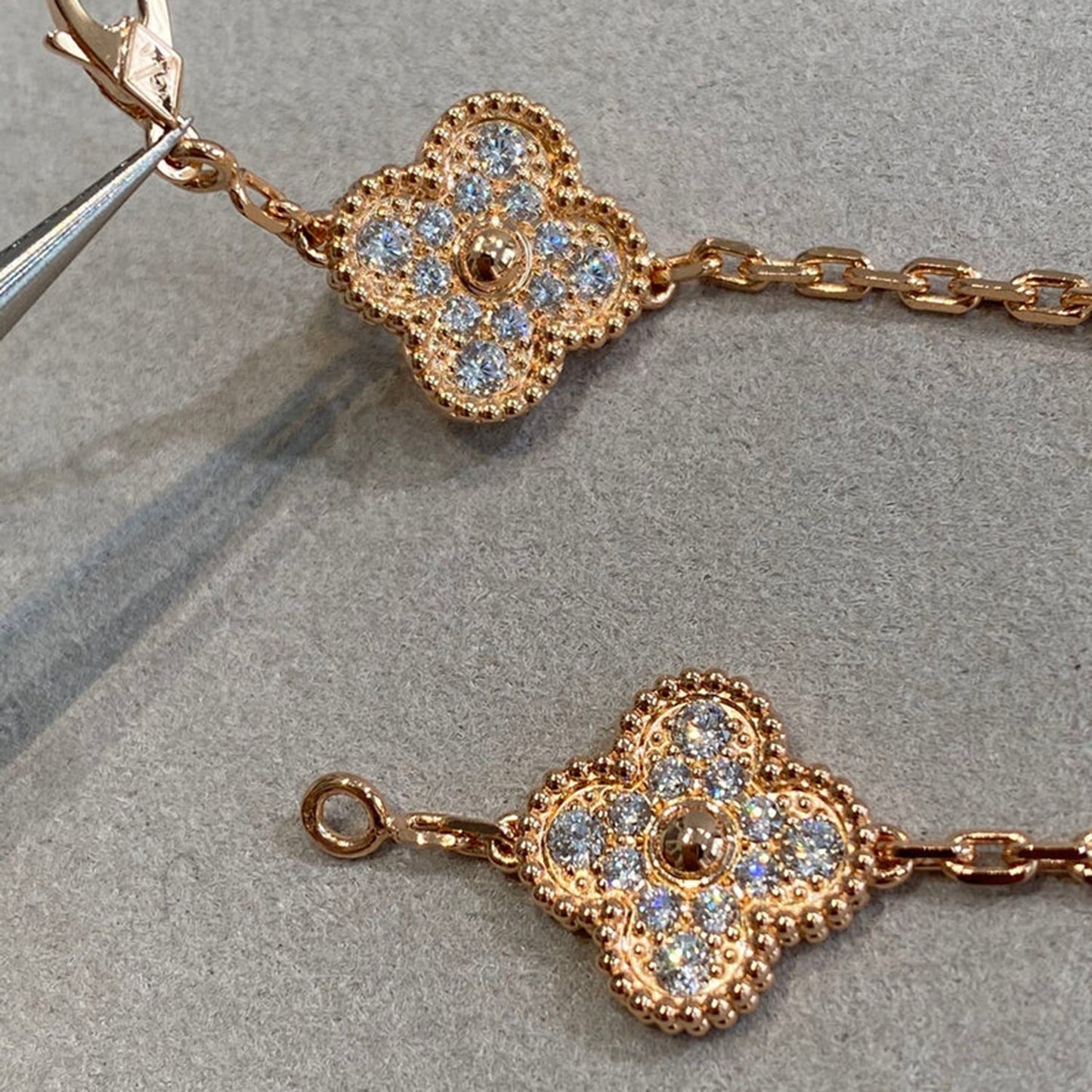 [StLira Jewelryar Jewelry] CLOVER 5 MOTIF FULL DIAMOND BRACELET COLLECTION