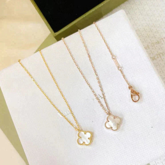 [Lira Jewelry]CLOVER MINI 9.5MM WHITE MOTHER-OF-PEARL NECKLACE
