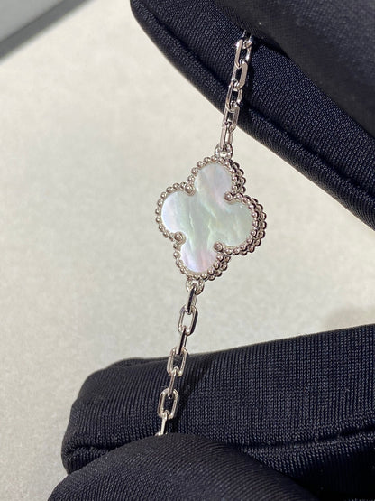 [Lira Jewelry]CLOVER WHITE PEARL MOP 5 MOTIF BRACELET COLLECTION