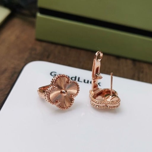 [Lira Jewelry]CLOVER MEDIUM STUD EARRINGS