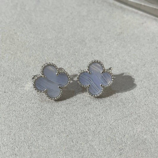[Lira Jewelry]CLOVER CHALCEDONY SILVER STUD EARRINGS
