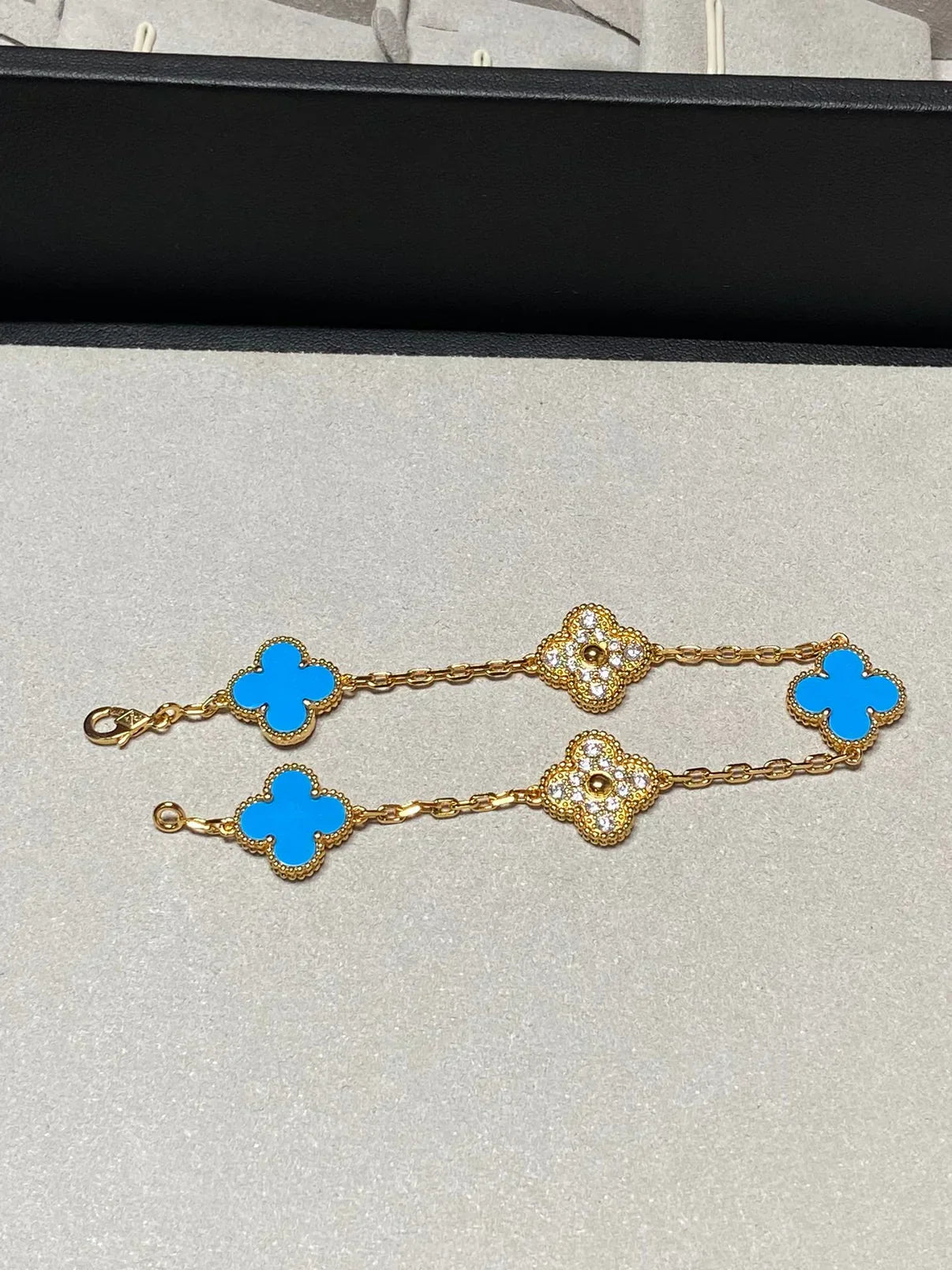 [Lira Jewelry] CLOVER 5 MOTIF BLUE AGATE BRACELET COLLECTION