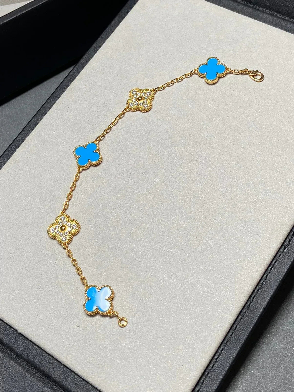 [Lira Jewelry] CLOVER 5 MOTIF BLUE AGATE BRACELET COLLECTION