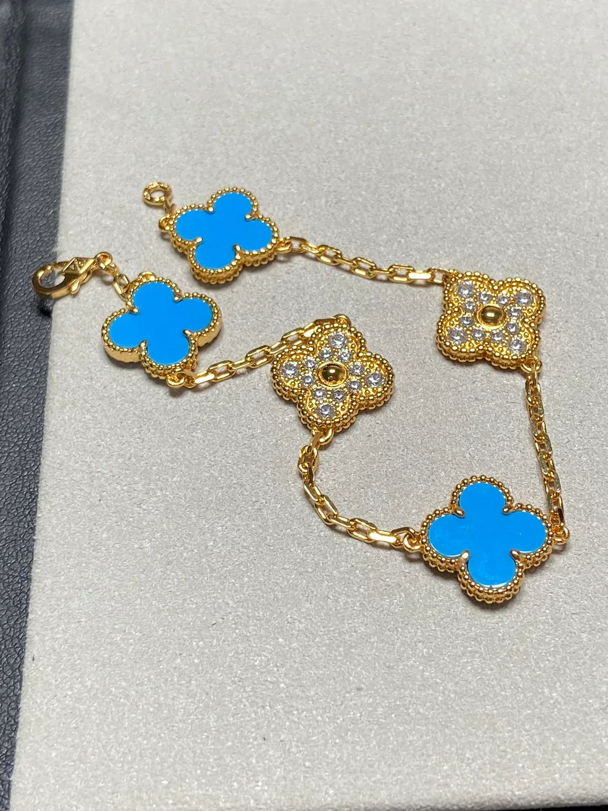 [Lira Jewelry] CLOVER 5 MOTIF BLUE AGATE BRACELET COLLECTION