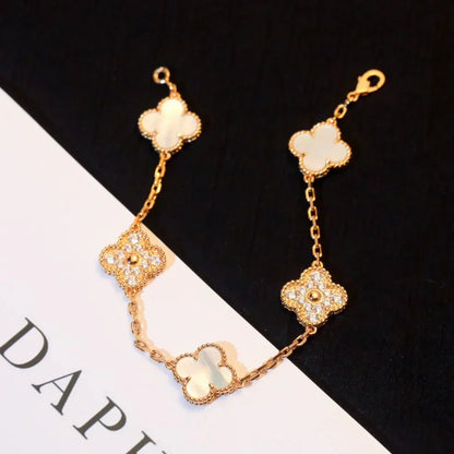 [Lira Jewelry]CLOVER WHITE PEARL MOP 5 MOTIF BRACELET COLLECTION