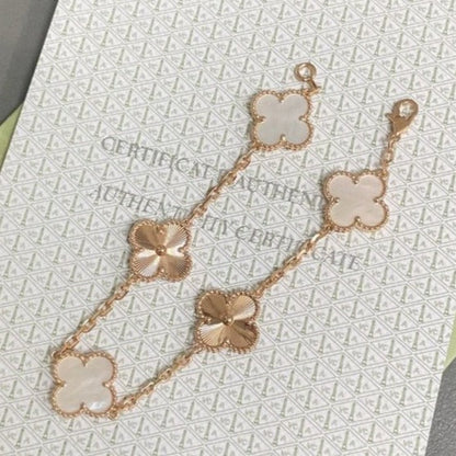 [Lira Jewelry]CLOVER WHITE PEARL MOP 5 MOTIF BRACELET COLLECTION