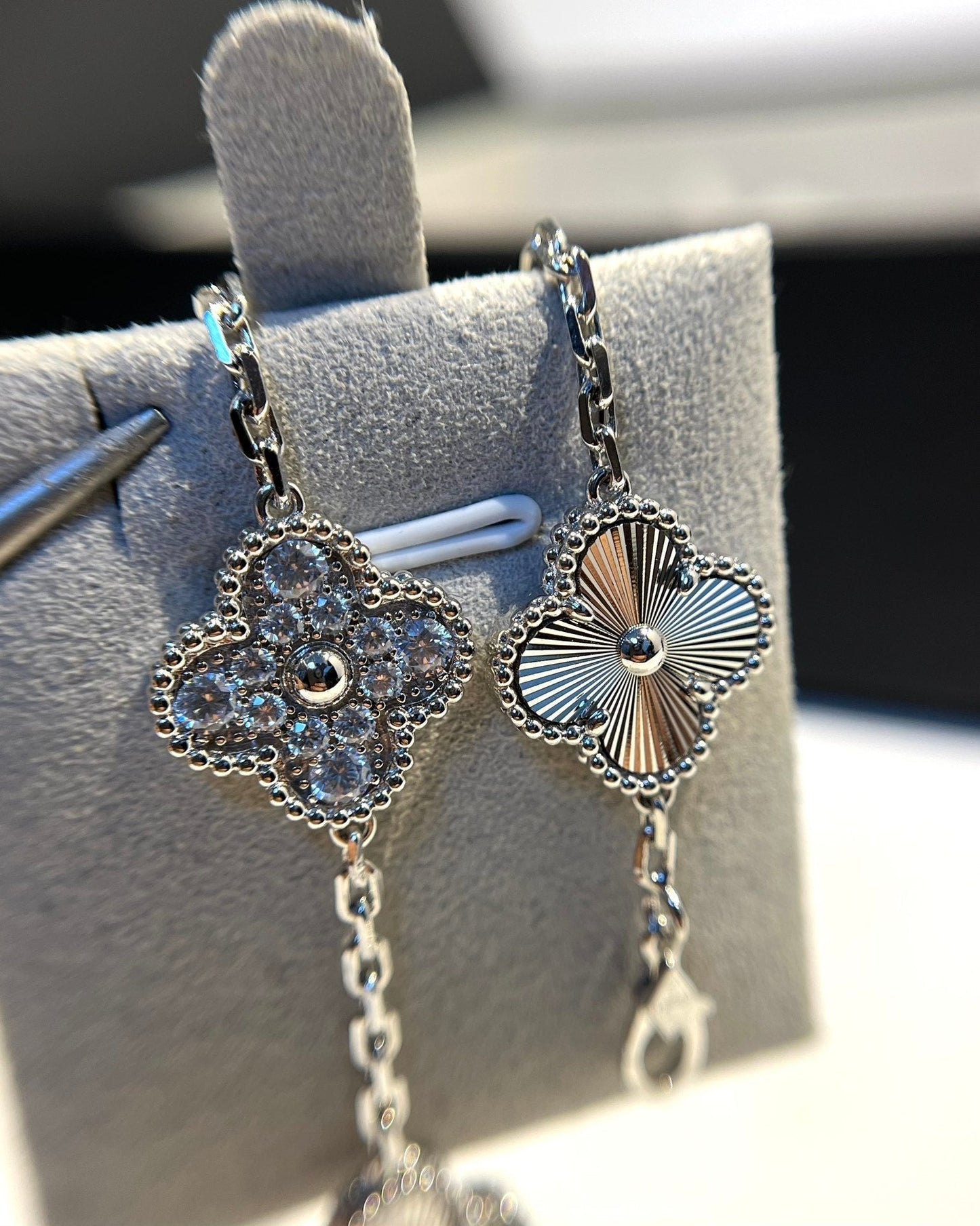 [Lira Jewelry] CLOVER 5 MOTIF LASER BRACELET COLLECTION