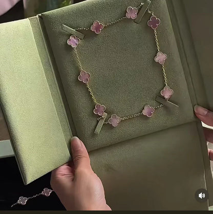 [Lira Jewelry Jewellery] Pink Necklace with Ten Clover Designs