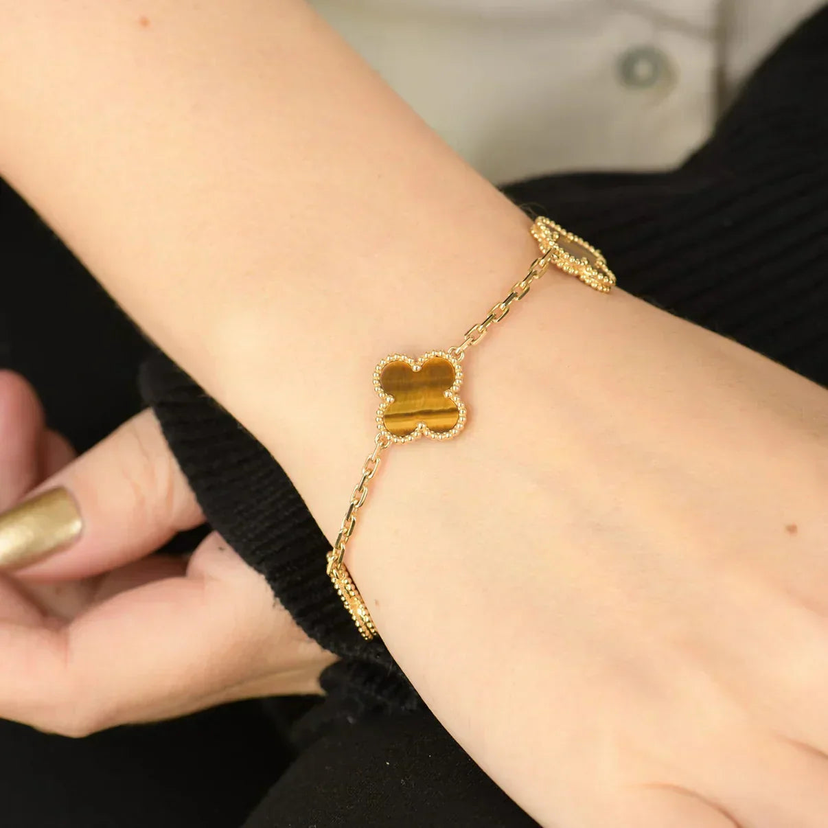 [Lira Jewelry] CLOVER 5 MOTIFS TIGER EYE BRACELET COLLECTION