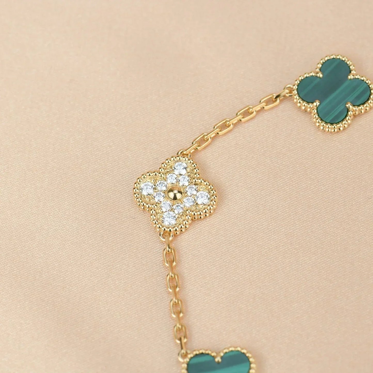 [Lira Jewelry] CLOVER 5 MOTIF MALACHITE BRACELET COLLECTION