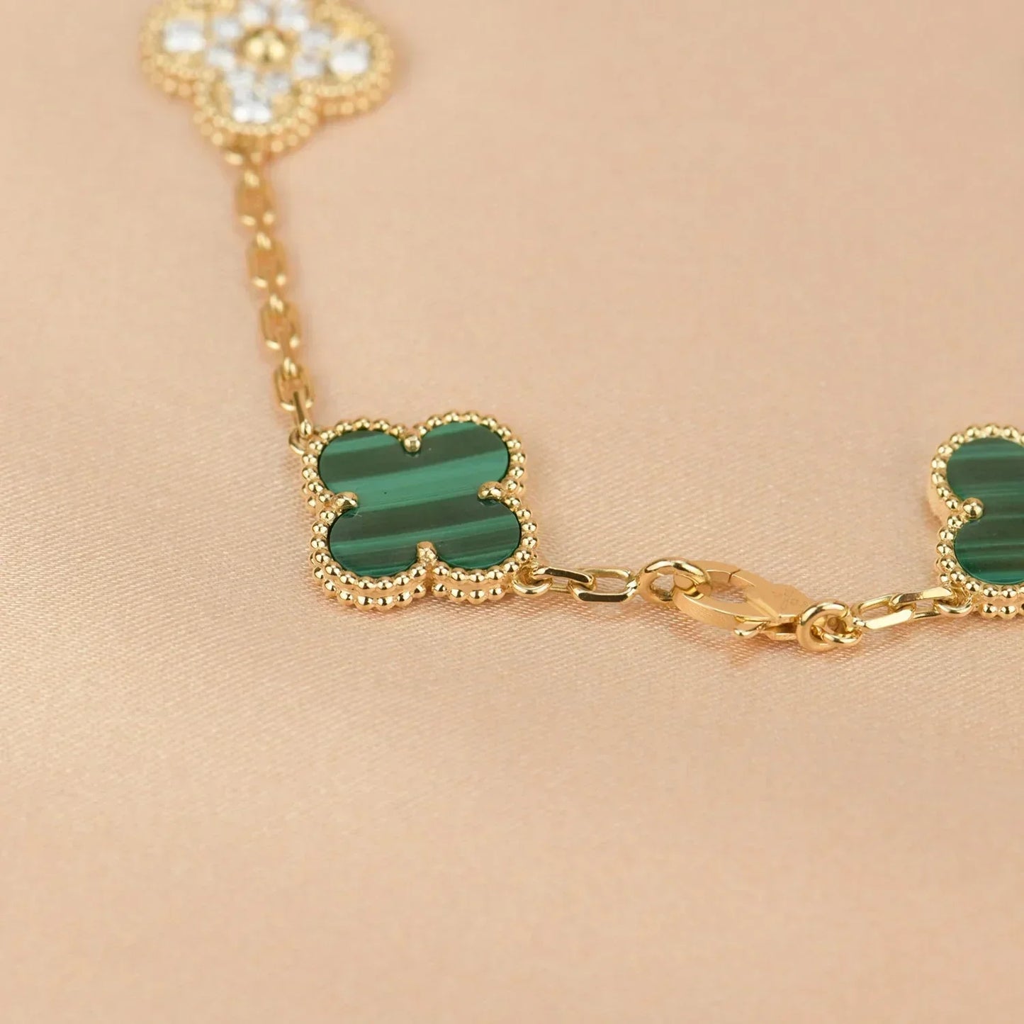 [Lira Jewelry] CLOVER 5 MOTIF MALACHITE BRACELET COLLECTION