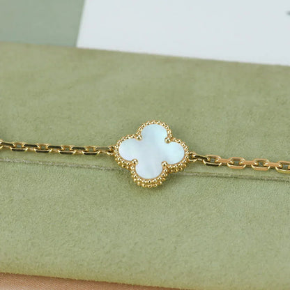 [Lira Jewelry]CLOVER WHITE PEARL MOP 5 MOTIF BRACELET COLLECTION