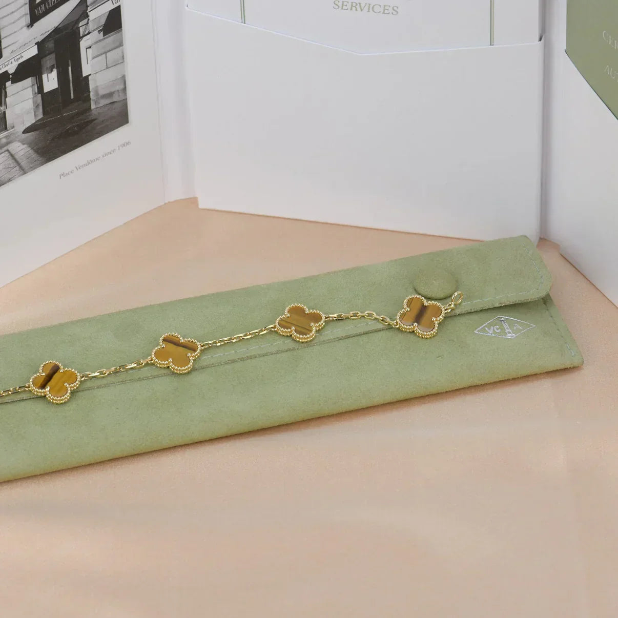 [Lira Jewelry] CLOVER 5 MOTIFS TIGER EYE BRACELET COLLECTION