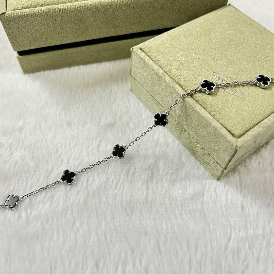 [Lira Jewelry]CLOVER 6 MOTIF  ONYXS BRACELET