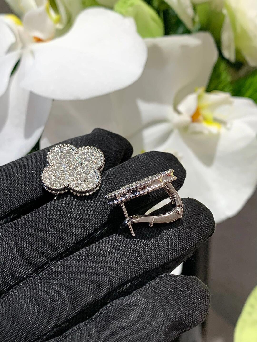 [Lira Jewelry]CLOVER 20MM MOTIFS DIAMOND STUD EARRINGS SILVER