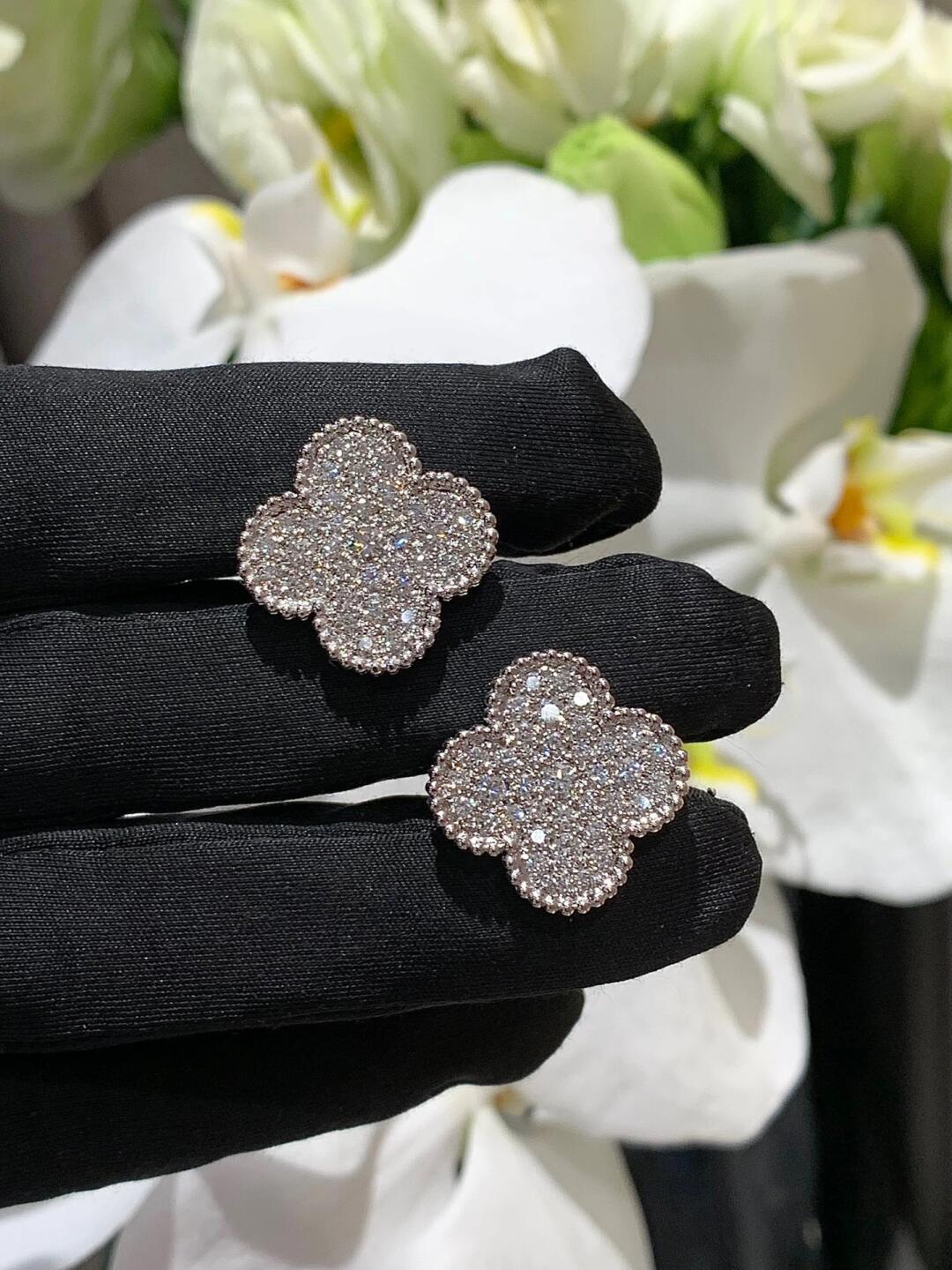 [Lira Jewelry]CLOVER 20MM MOTIFS DIAMOND STUD EARRINGS SILVER