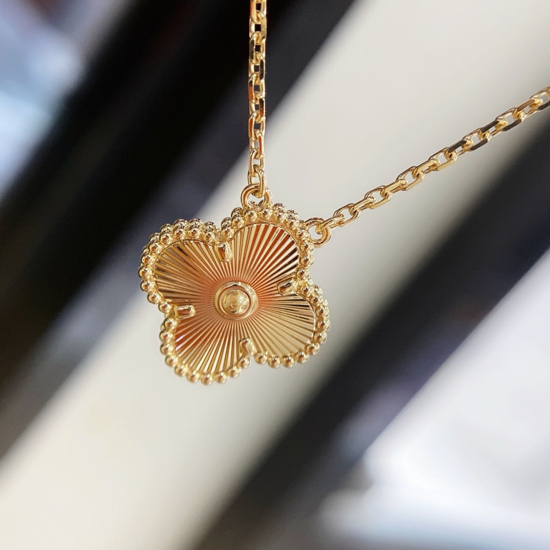 [Lira Jewelry]CLOVER 15MM LASER NECKLACE