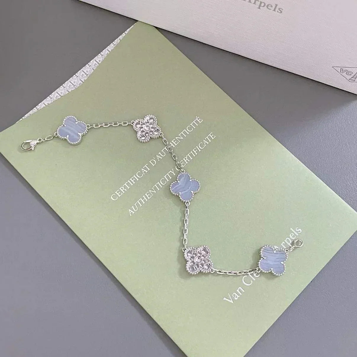 [Lira Jewelry] CLOVER 5 MOTIF PURPLE CHALCEDONY BRACELET COLLECTION