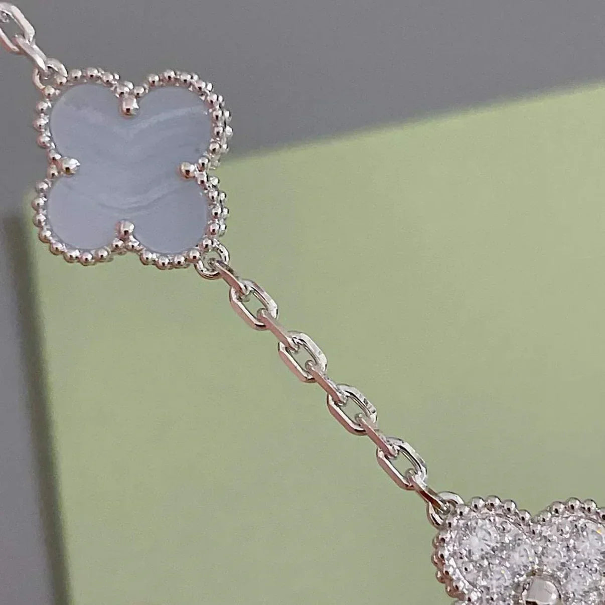 [Lira Jewelry] CLOVER 5 MOTIF PURPLE CHALCEDONY BRACELET COLLECTION