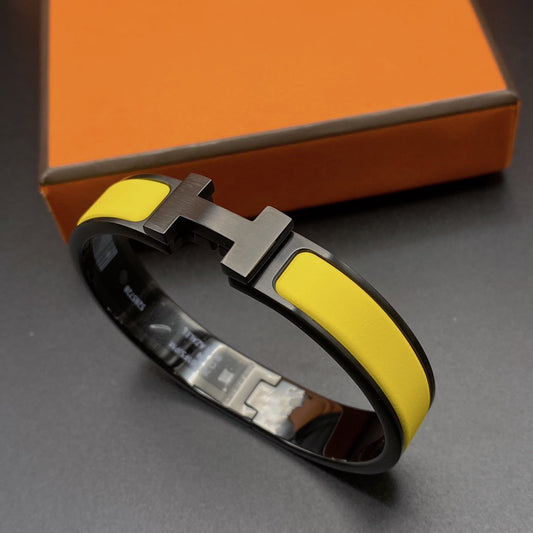 [Lira Jewelry]CLIC HM SO BLACK YELLOW BRACELET