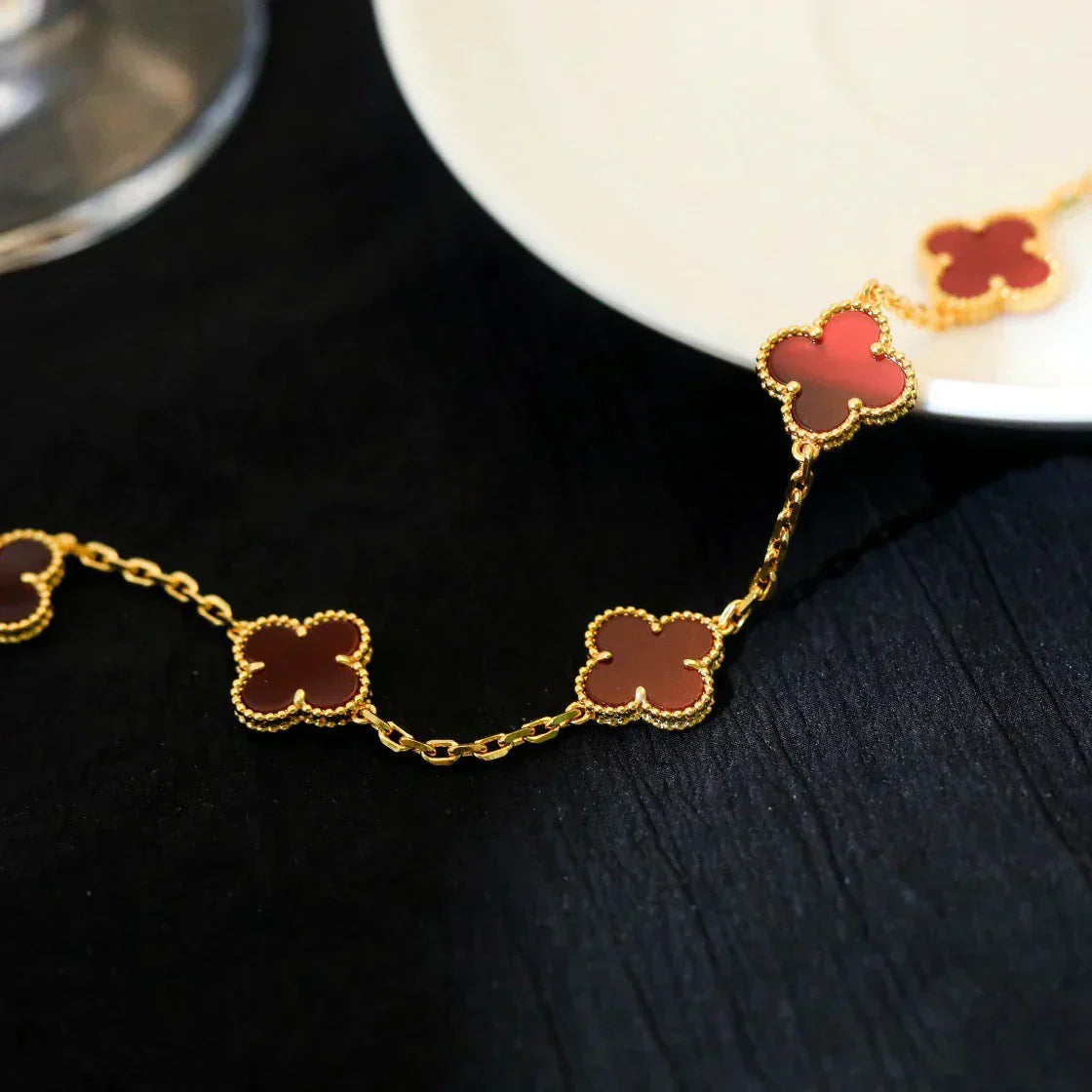 [Lira Jewelry] CLOVER 5 MOTIF RED CORNELIAN BRACELET COLLECTION