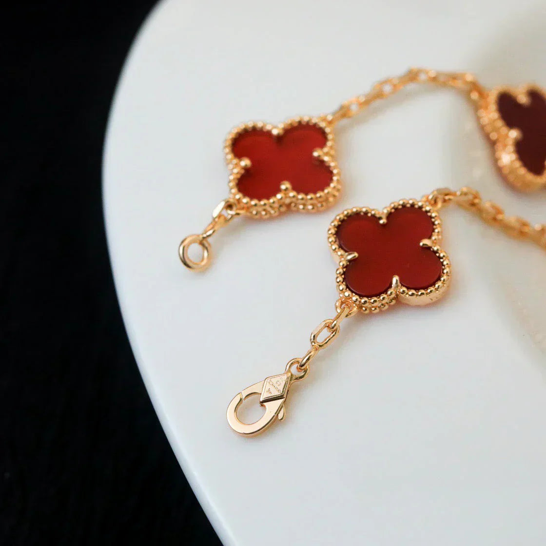 [Lira Jewelry] CLOVER 5 MOTIF RED CORNELIAN BRACELET COLLECTION