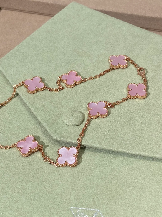 [Lira Jewelry Jewellery] Pink Necklace with Ten Clover Designs