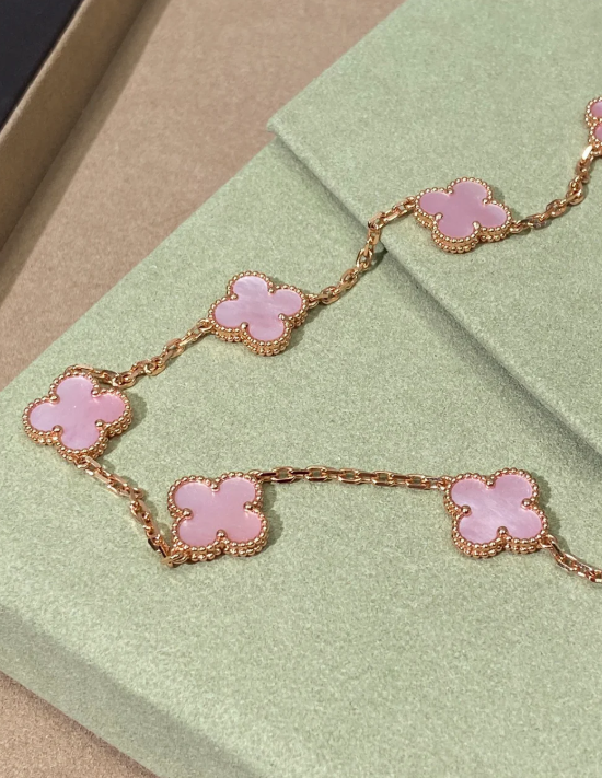 [Lira Jewelry Jewellery] Pink Necklace with Ten Clover Designs