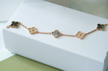 [Lira Jewelry] CLOVER 5 MOTIF GRAY MOP BRACELET COLLECTION