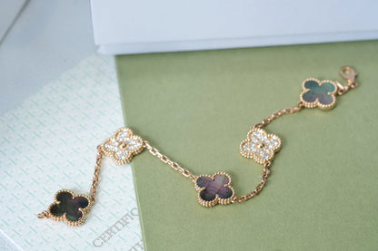 [Lira Jewelry] CLOVER 5 MOTIF GRAY MOP BRACELET COLLECTION