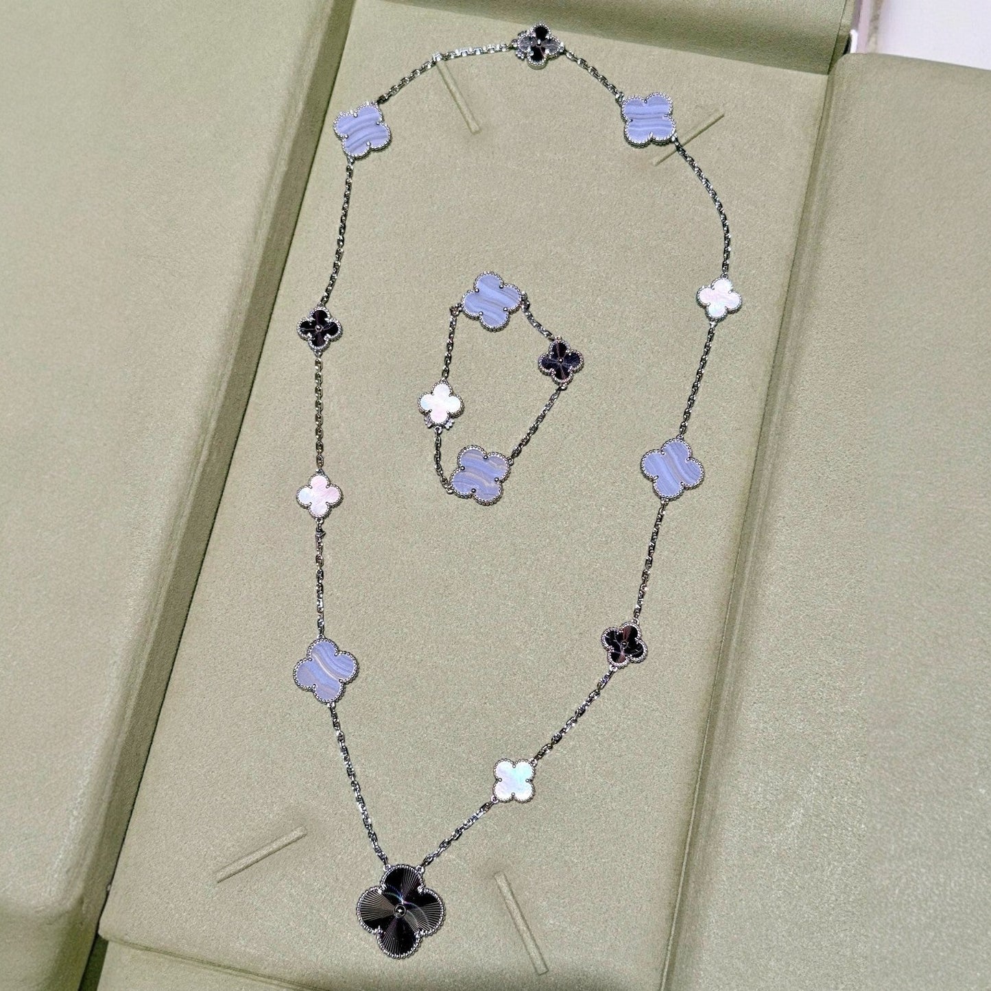 [Lira Jewelry]DETACHABLE CLOVER 15(11+4) FLOWER SILVER NECKLACE SET