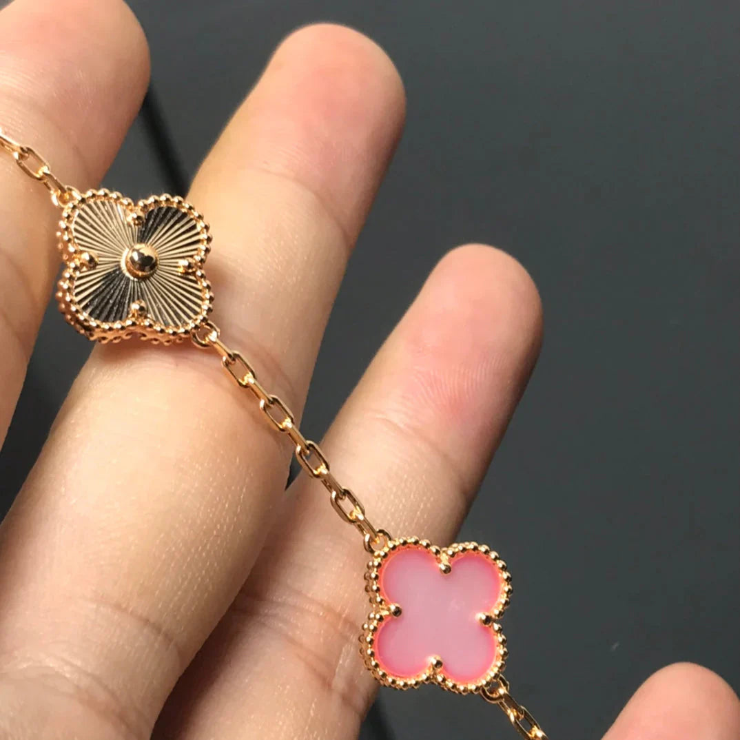[Lira Jewelry] CLOVER 5 MOTIFS  PINK MOP BRACELET COLLECTION