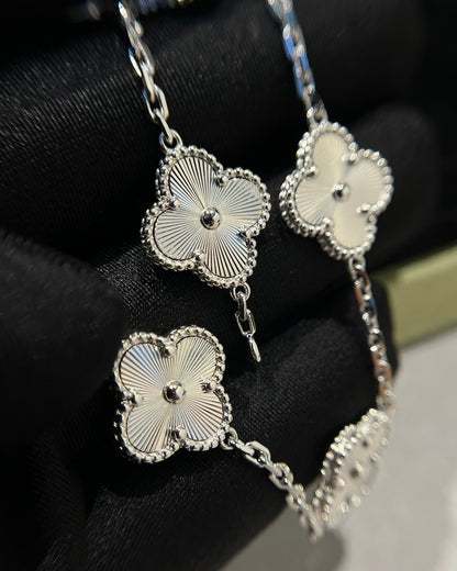 [Lira Jewelry] CLOVER 5 MOTIF LASER BRACELET COLLECTION